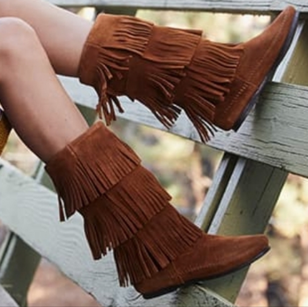 Minnetonka 3 Layer Fringe Suede Pull On Boots Brown sz 6 NWOB Festival